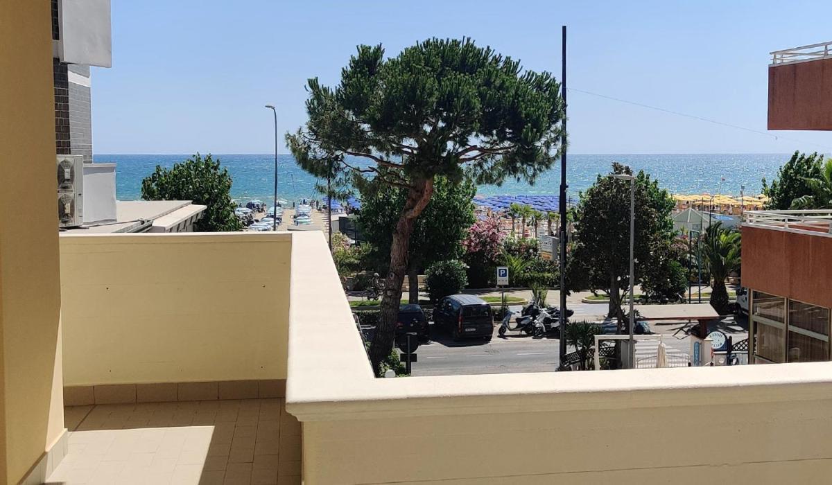 Residence Riviera Alba Adriatica Kültér fotó