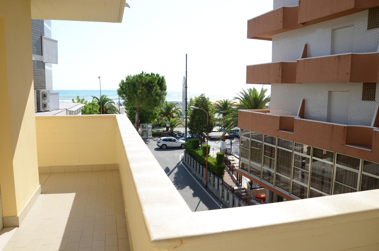 Residence Riviera Alba Adriatica Kültér fotó