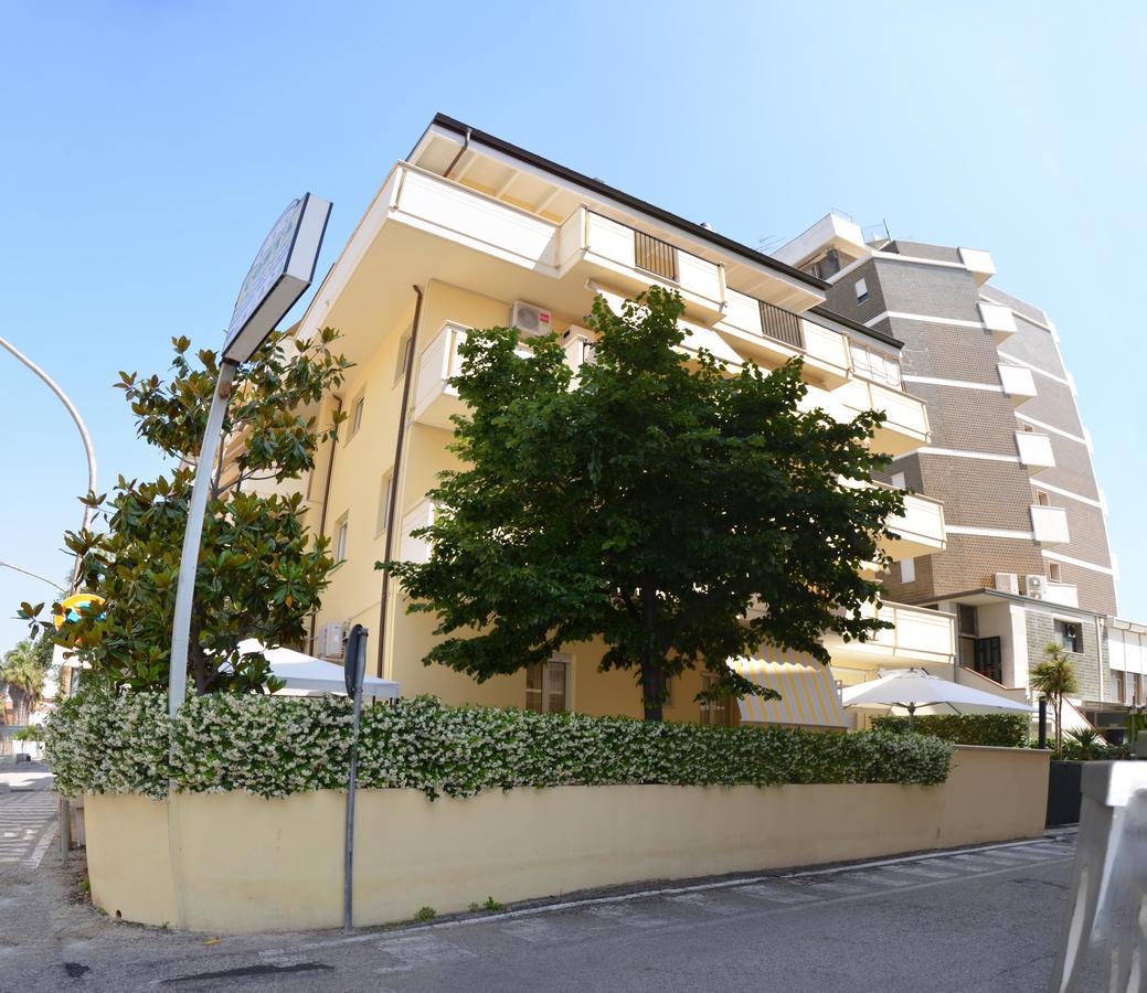 Residence Riviera Alba Adriatica Kültér fotó